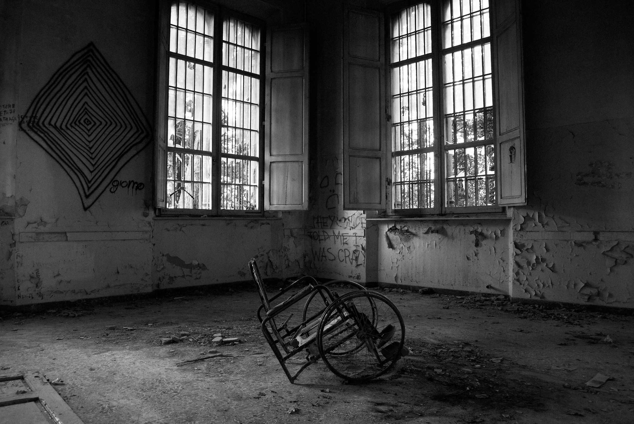 Inside the Walls of Pazzia_padiglione Charchot