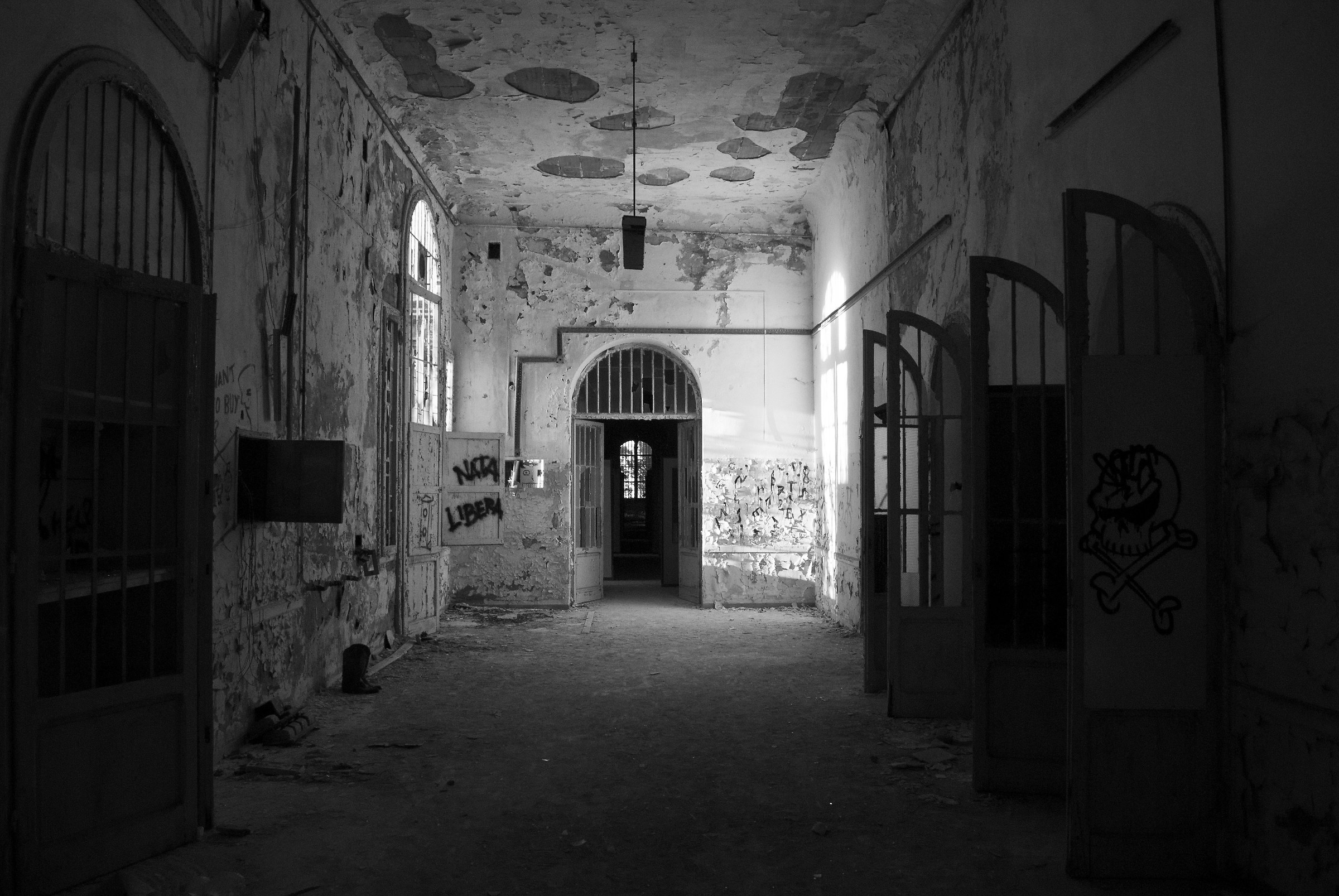 Inside the Walls of Pazzia_padiglione Charchot