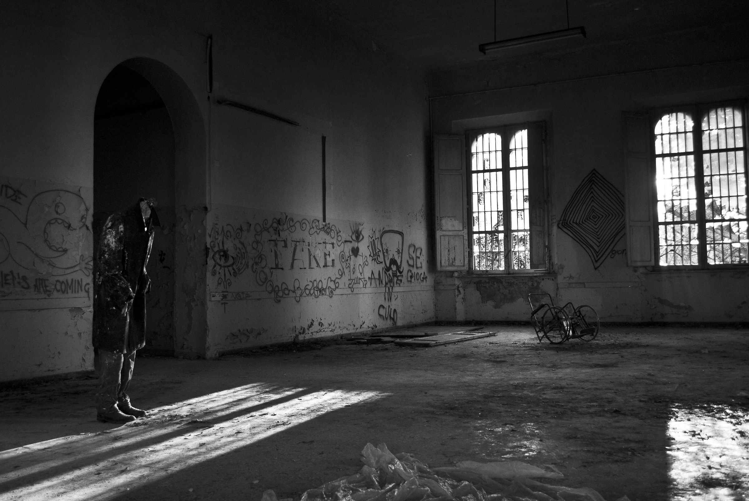 Inside the Walls of Pazzia_padiglione Charchot