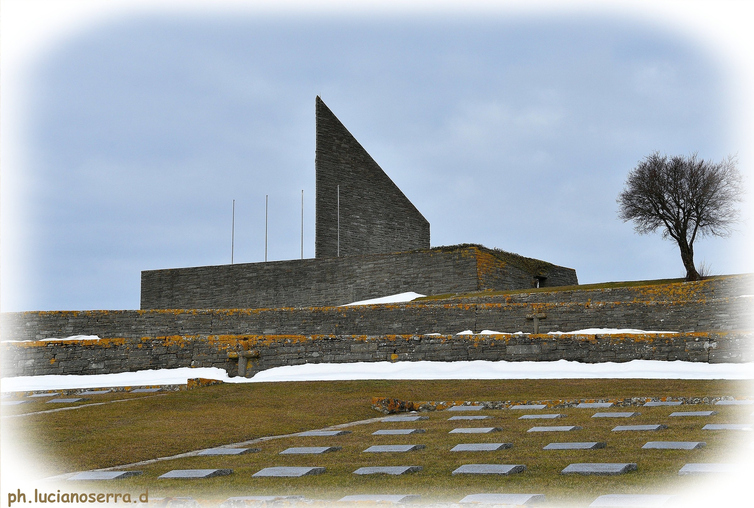 Cimitero di Guerra Germanico al Passo della Futa