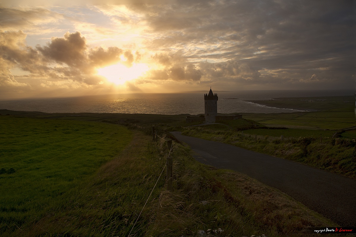 Tramonto sulla costa di Doolin