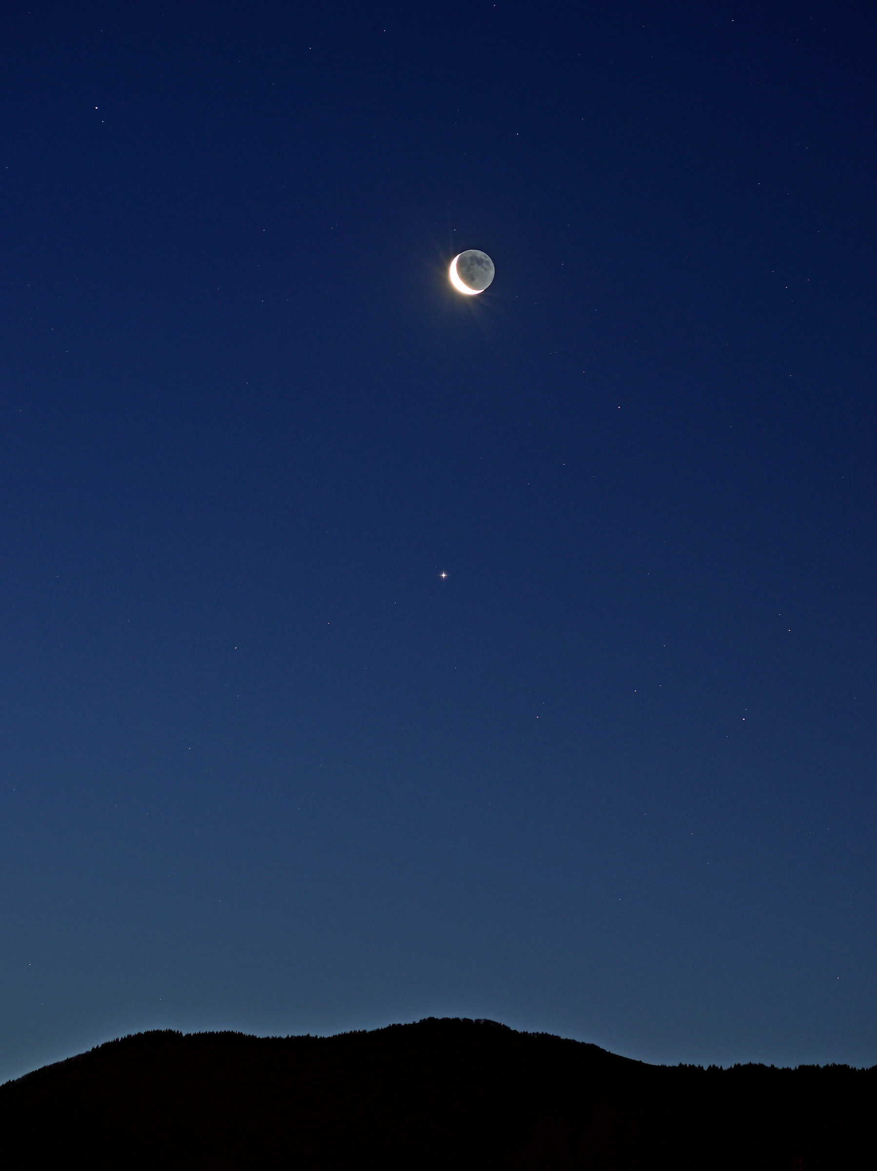 Moon and Saturn on 01/24/2017 before the Sun rise