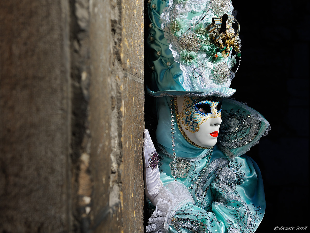 Between light and shadow