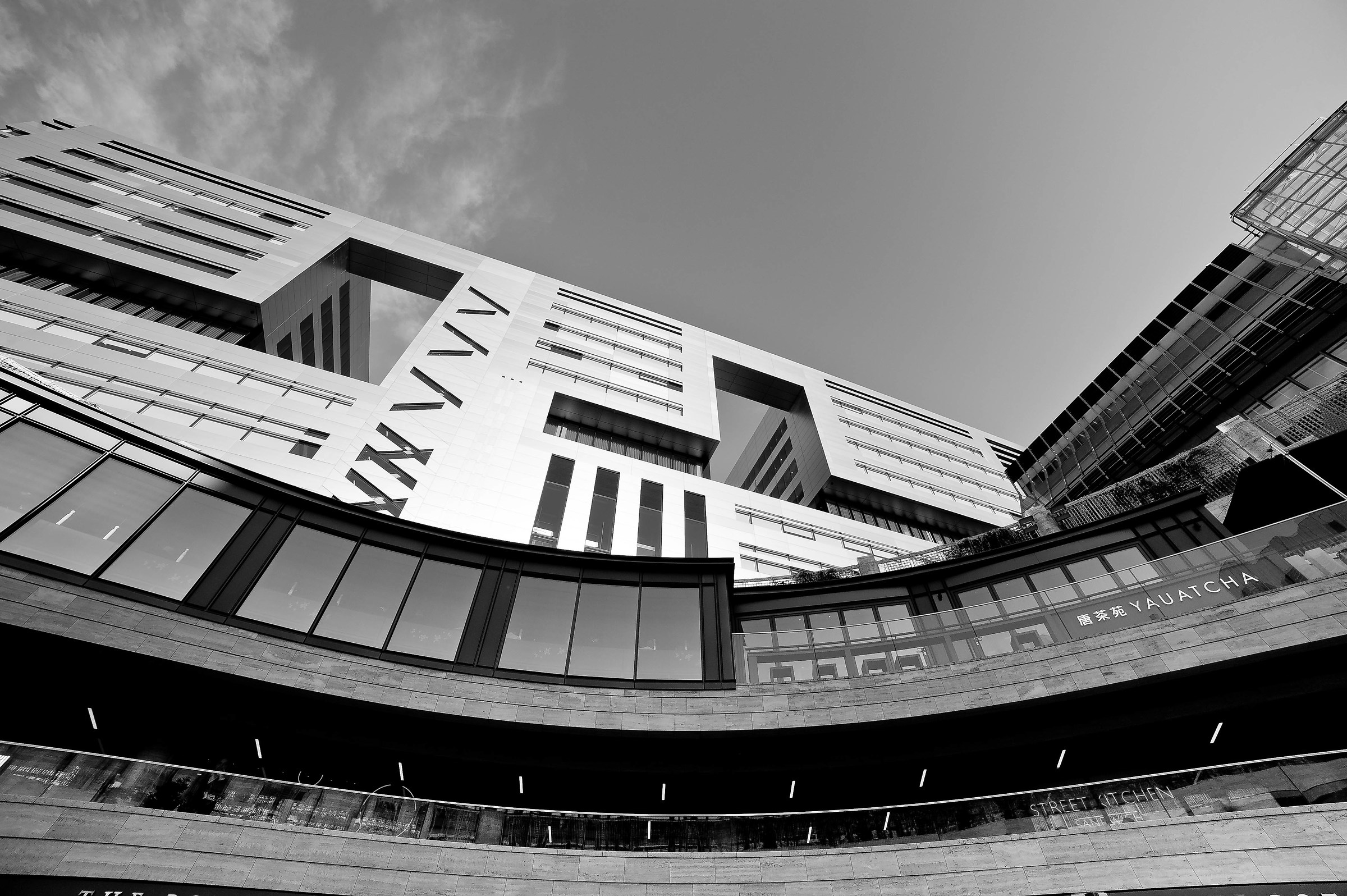 Geometrie e contrasti.