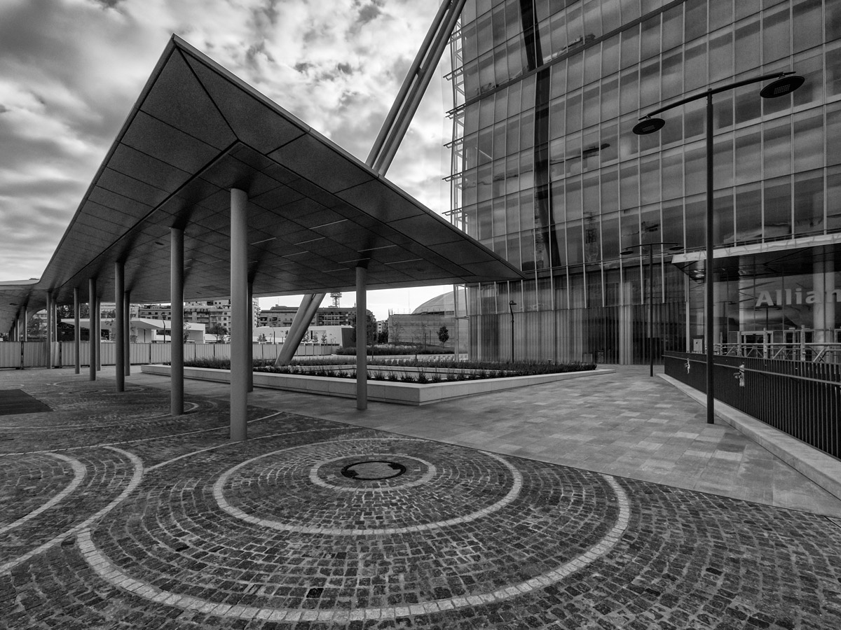 Milano - Piazza Tre Torri