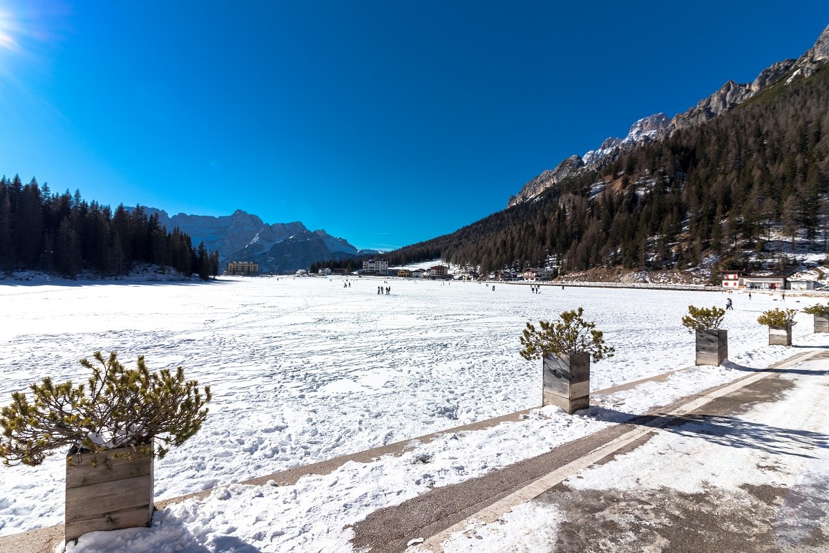 Although not shown, the lake there.