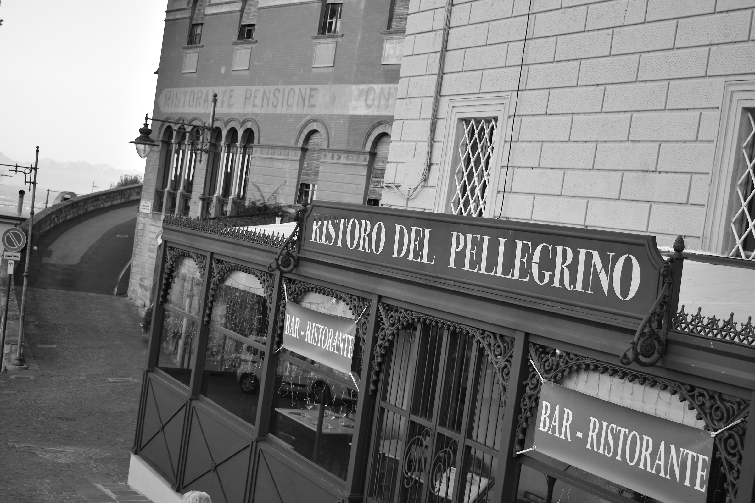 Particolare della piazza di Montenero