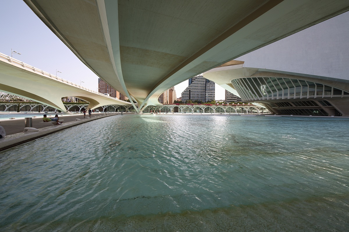Percorsi ed acqua  tra le costruzioni di Calatrava - V2