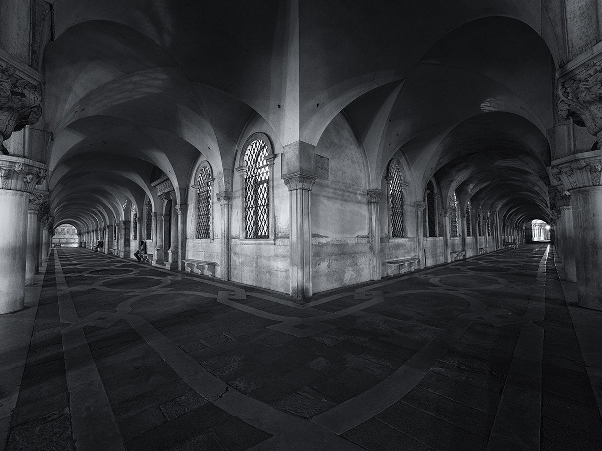 Black and White in Venice