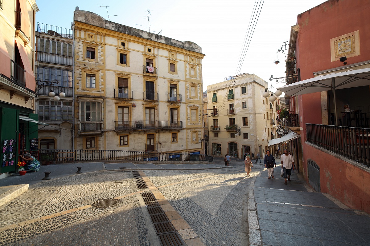 Piazza di Tarragona poco prima del tramonto - Spagna