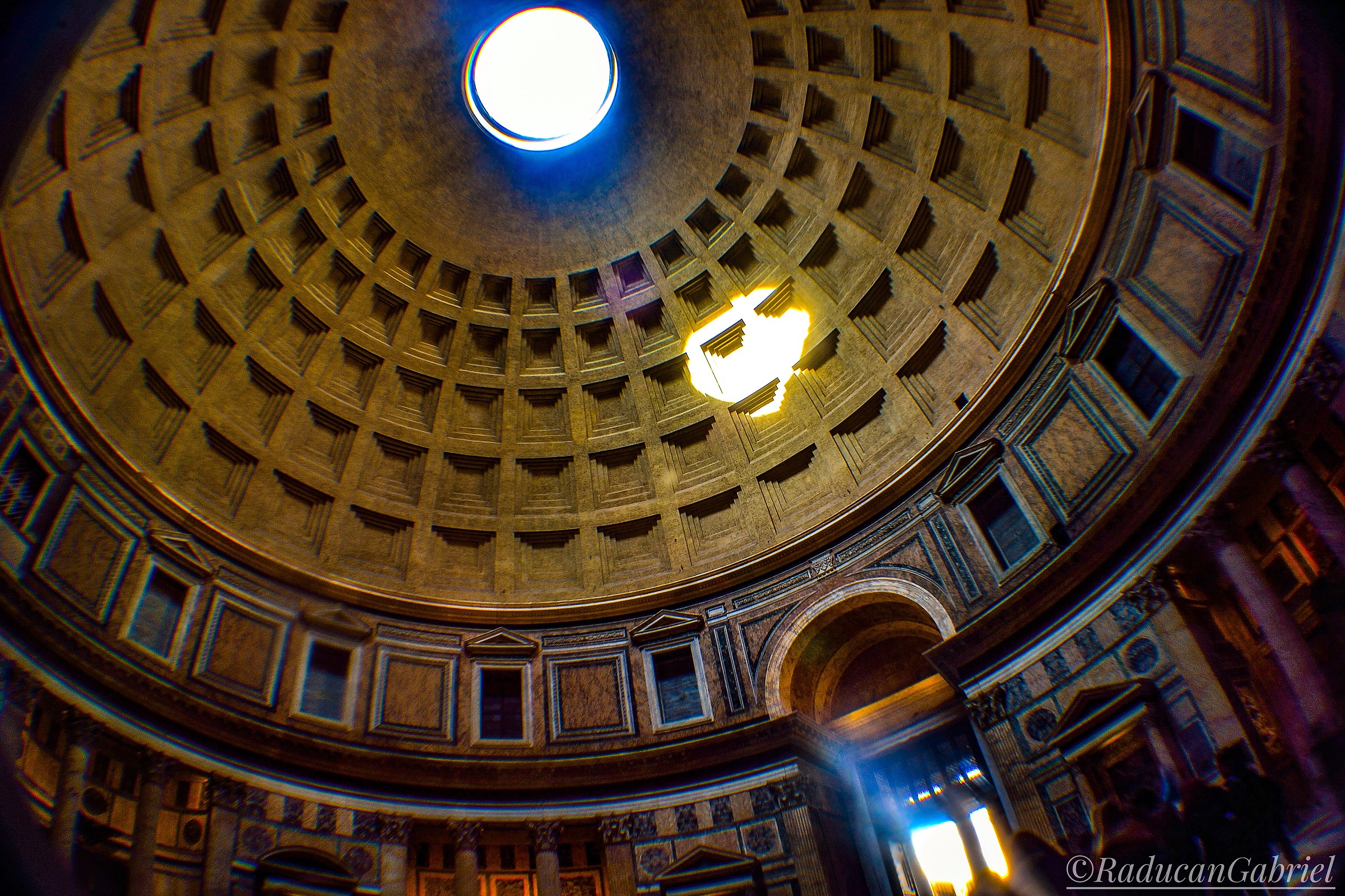 Dentro Pantheon