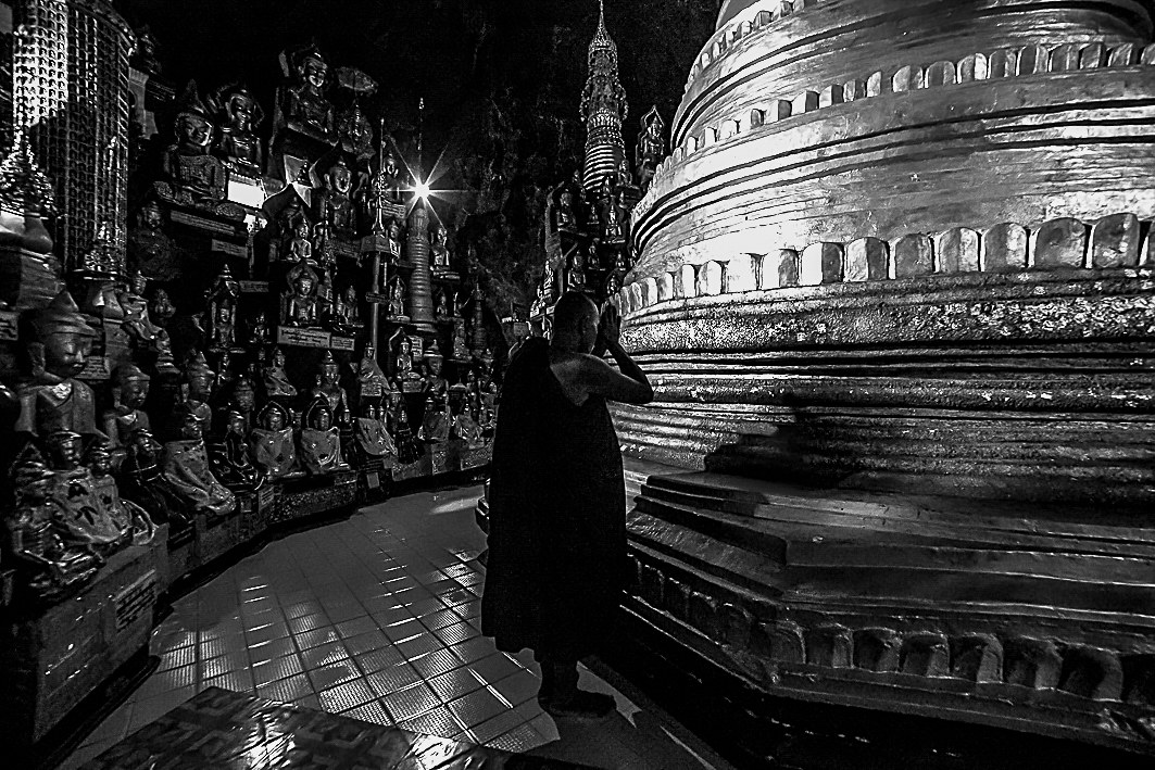 Ottomila statue a Pindaya