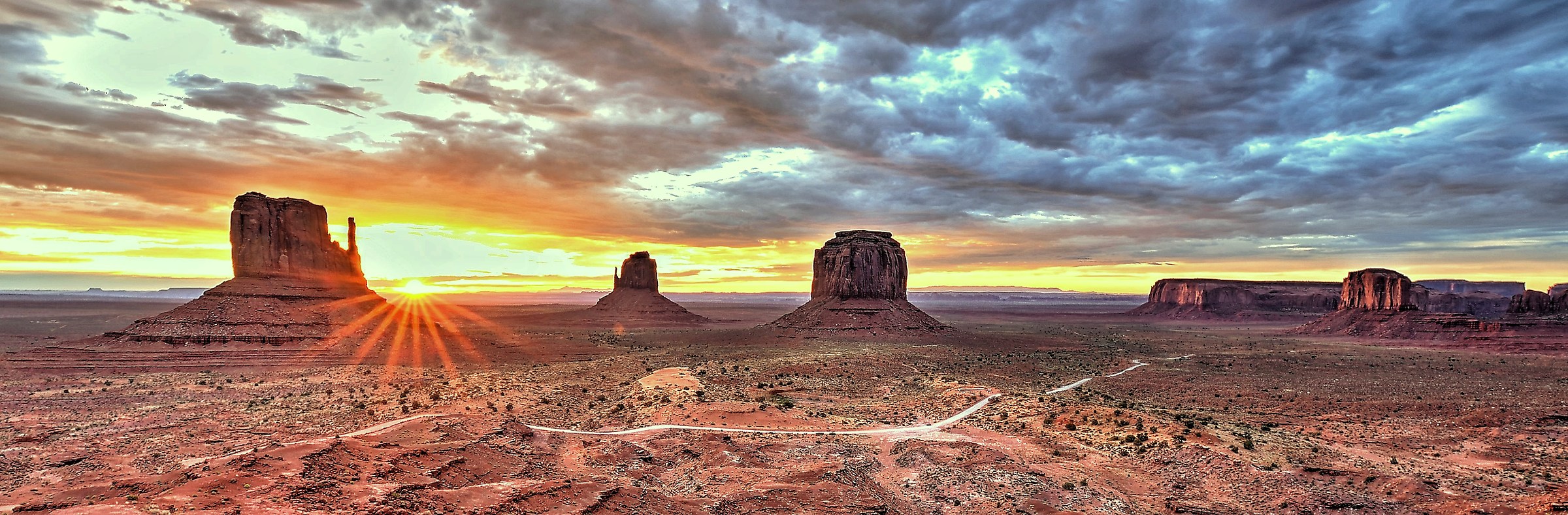 Monument Valley - Sunrise