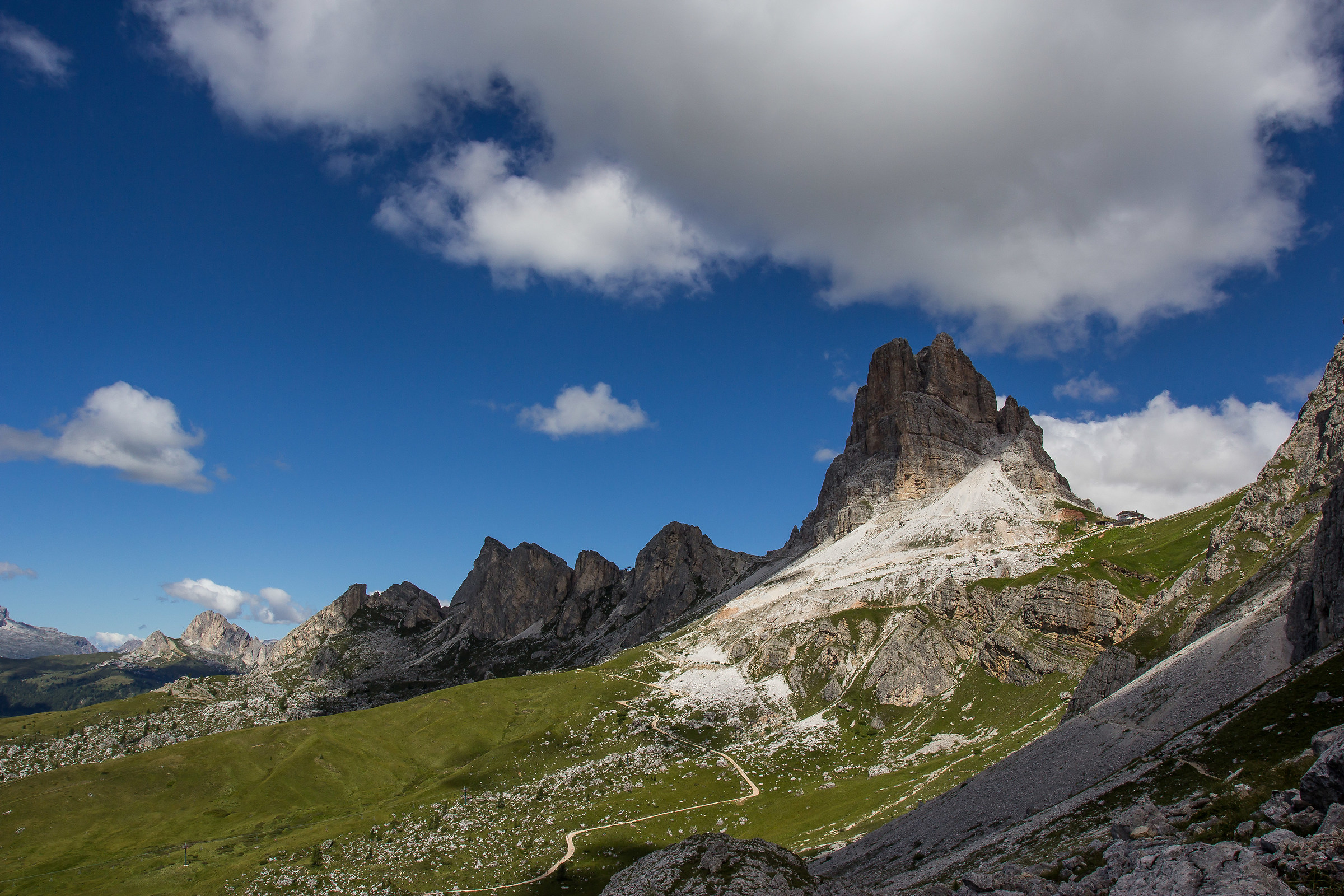 On the way to the 5 towers