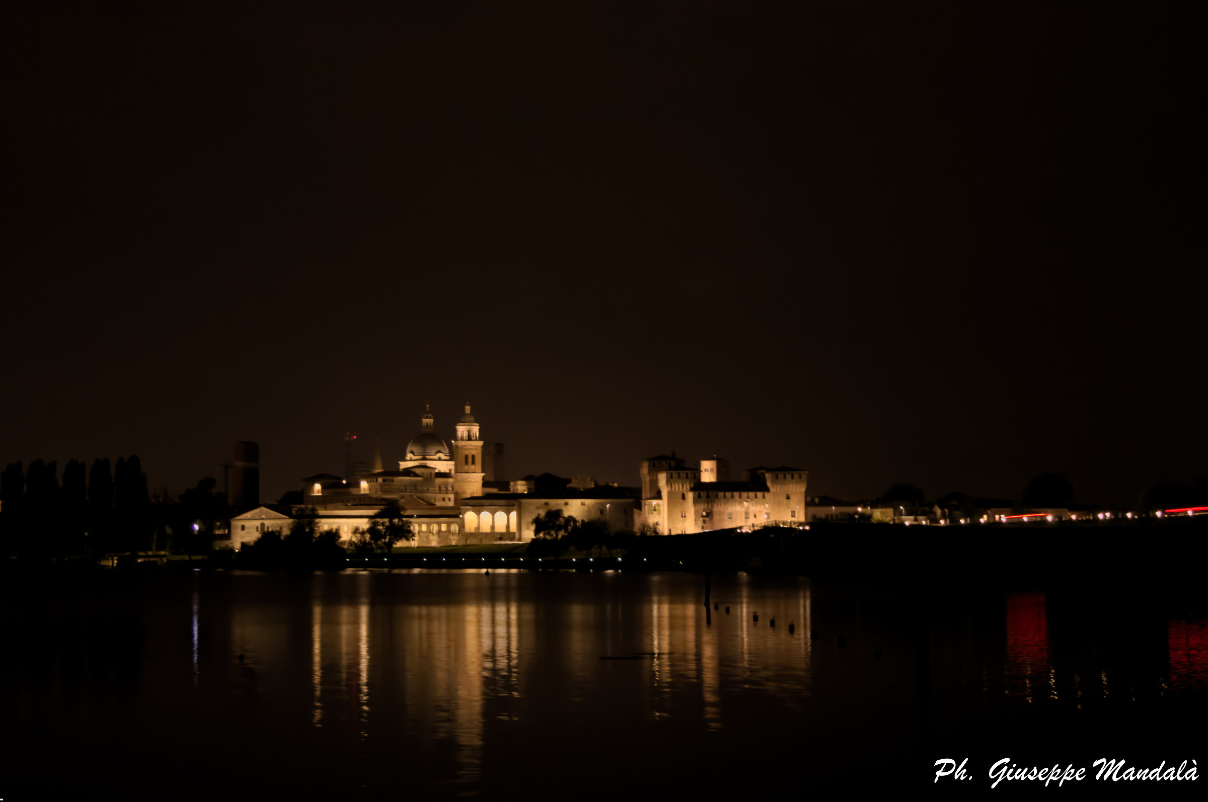 Mantova by night