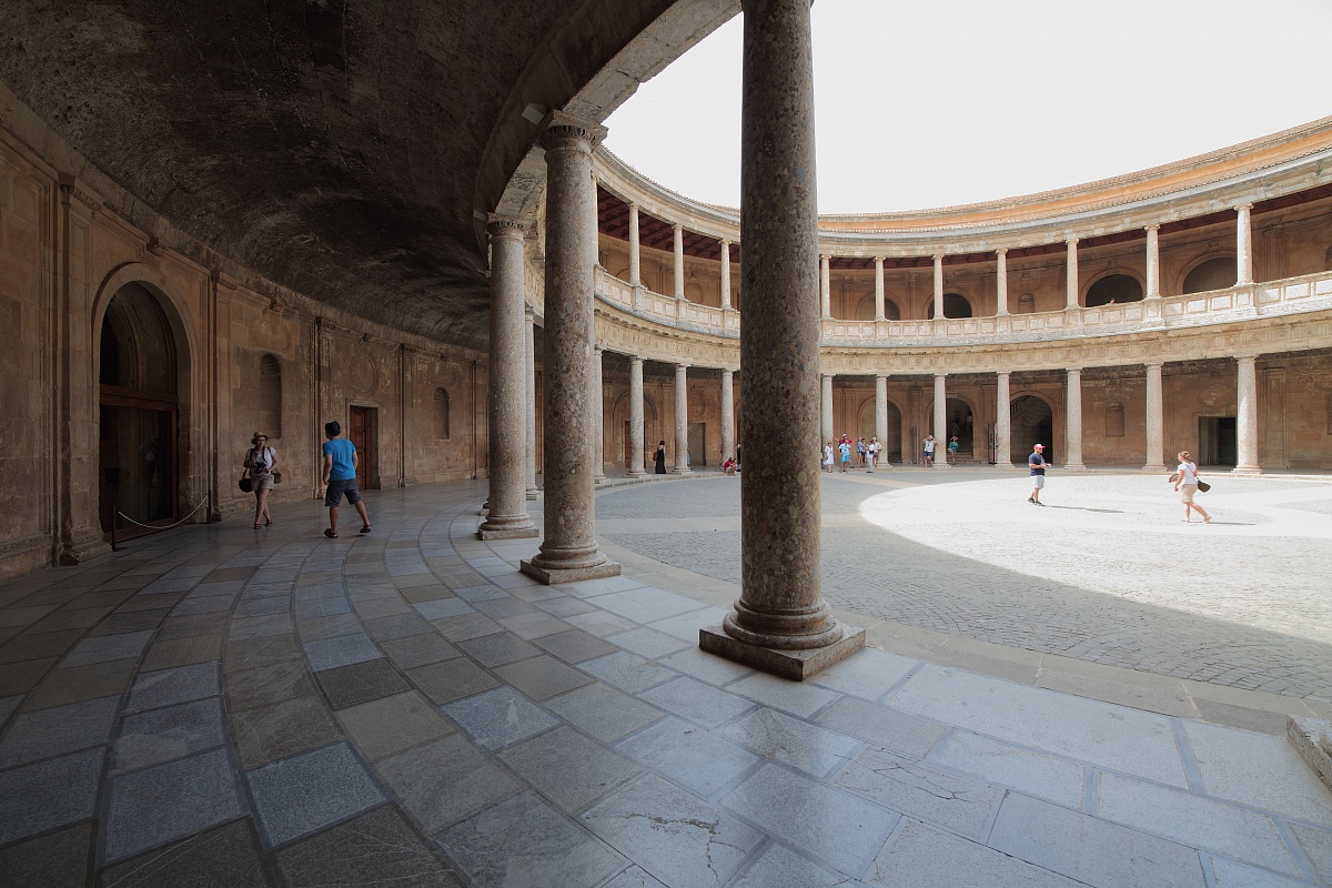 Palace of Charles V - courtyard with colonnade - Alambra v2