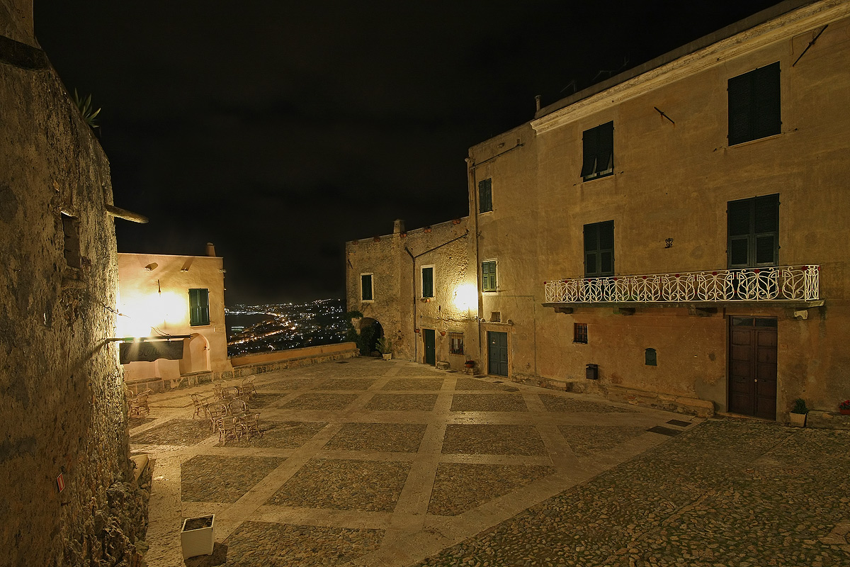 The square of Verezzi