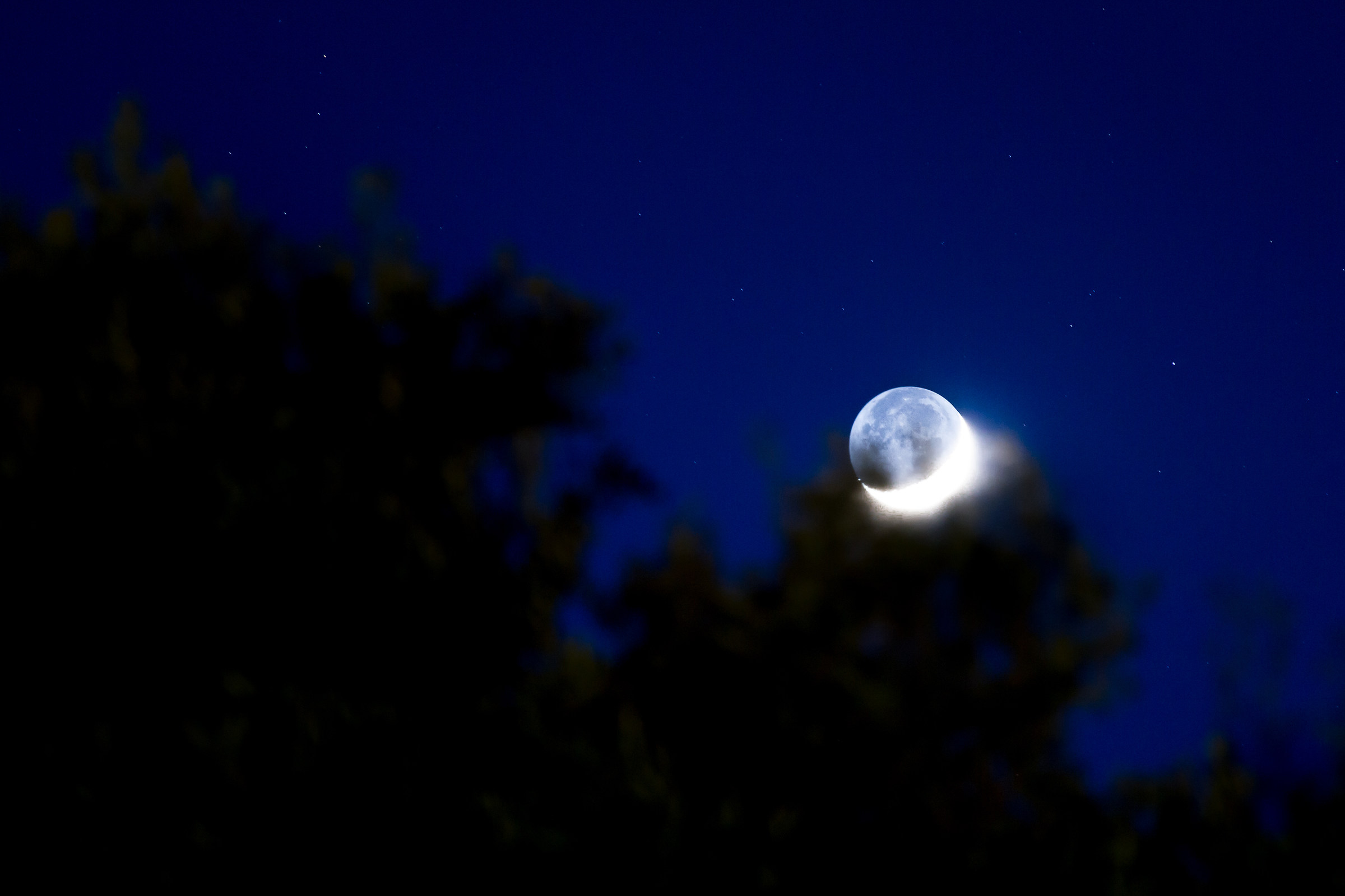 Anche la luna si riposa