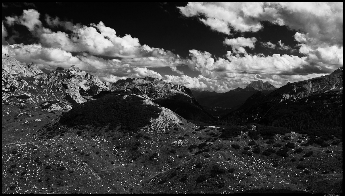 Senes and surroundings