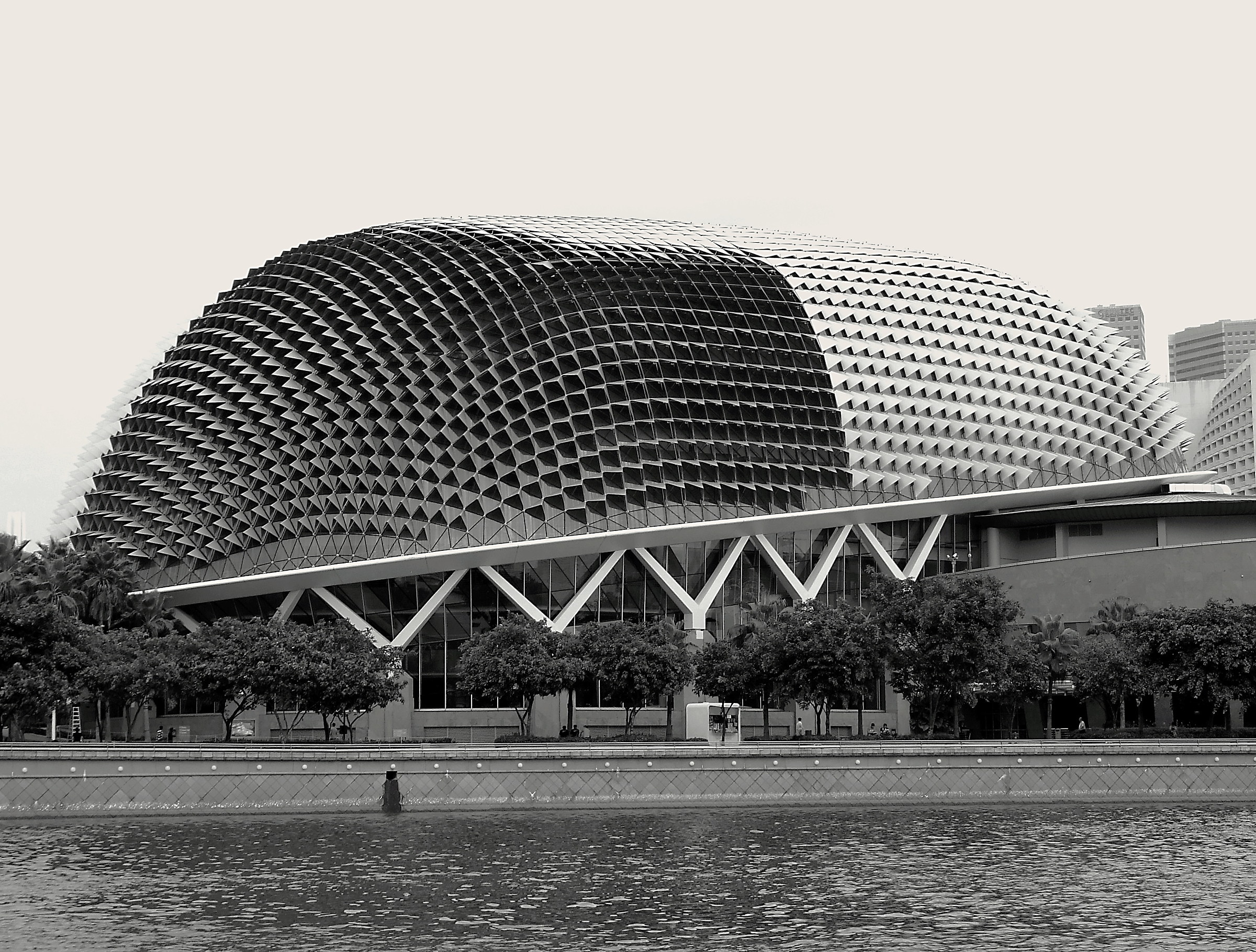 Espalnade - Theatre on the bay