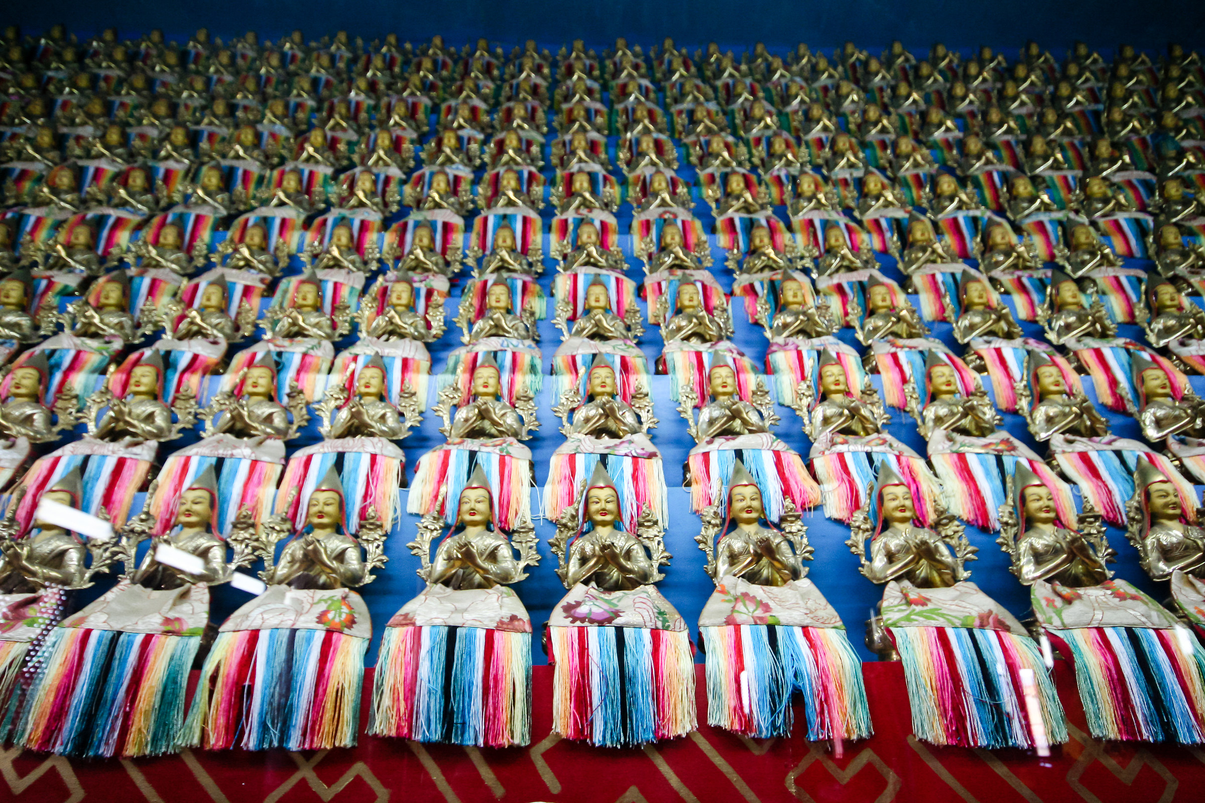 Mille monaci sorridenti