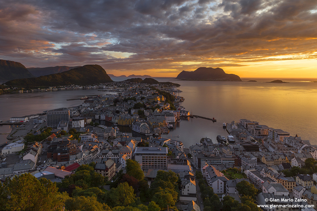 Alesund at sunset - 01