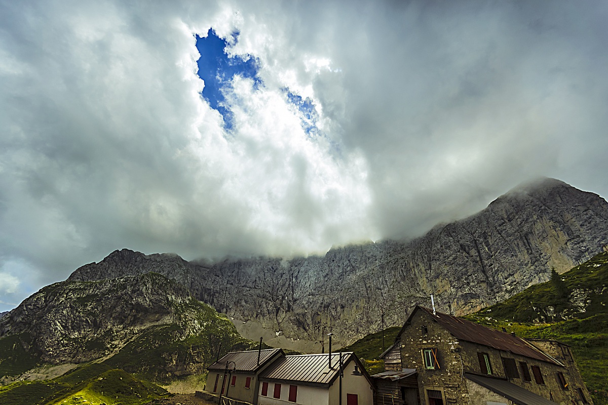 Rifugio Albani, Colere