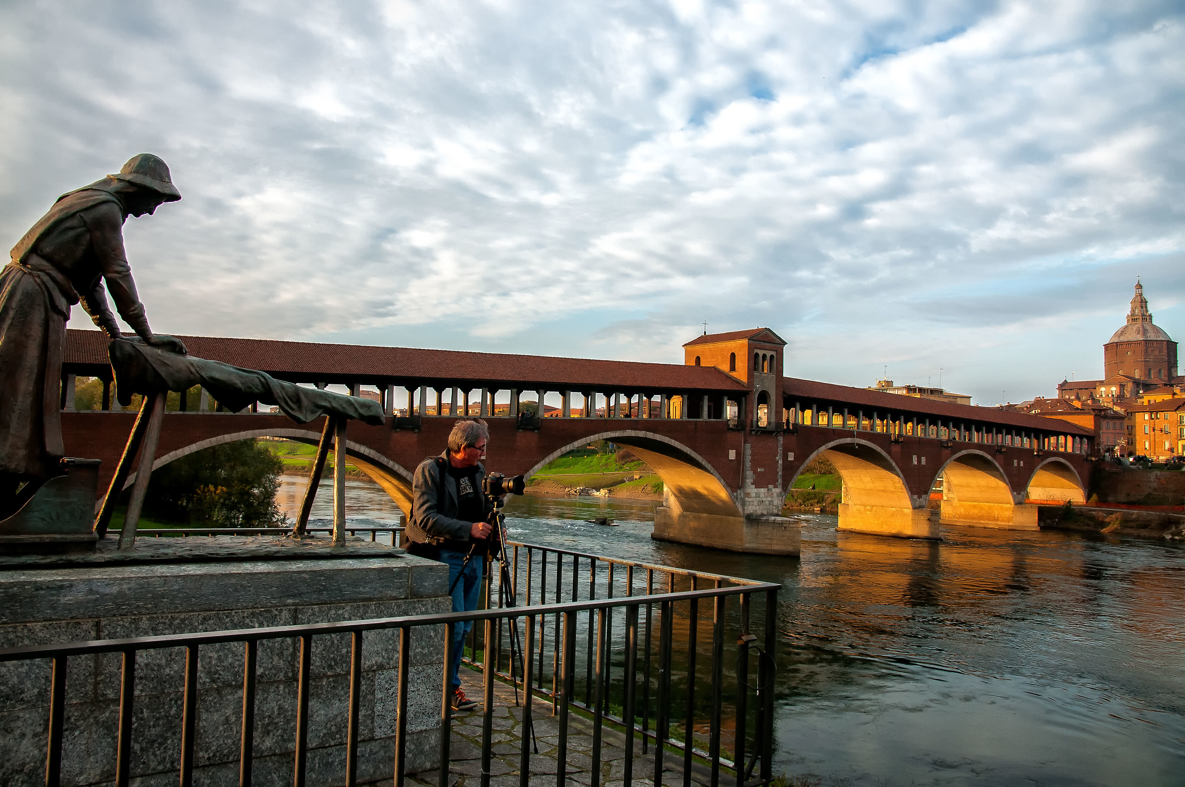 Pavia, covered bridge