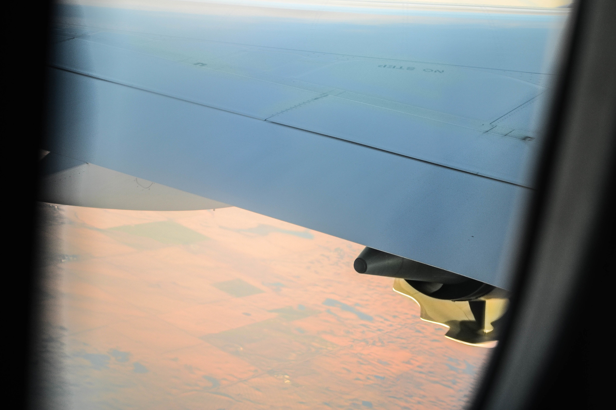 Boeing 789 KLM Over the Badlands AB Canada
