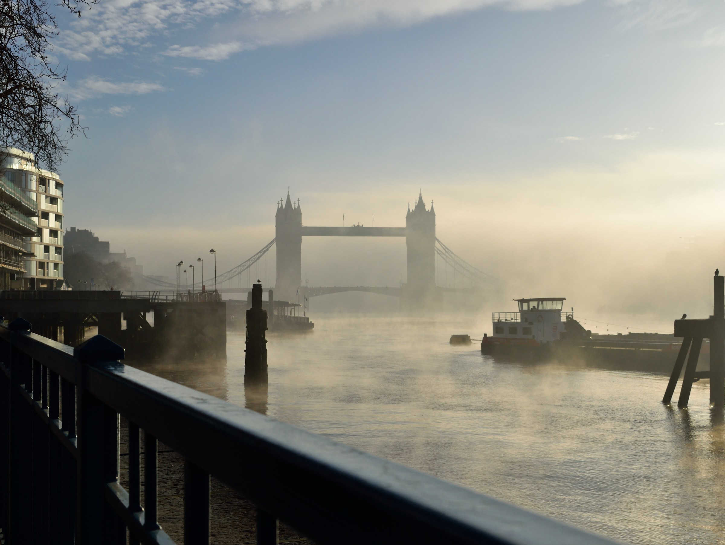Be quiet please, the Tower Bridge is sleeping