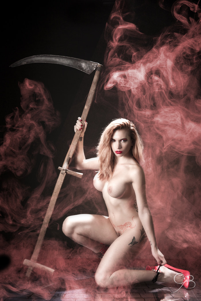 Death takes off his shoes so as not to make noise