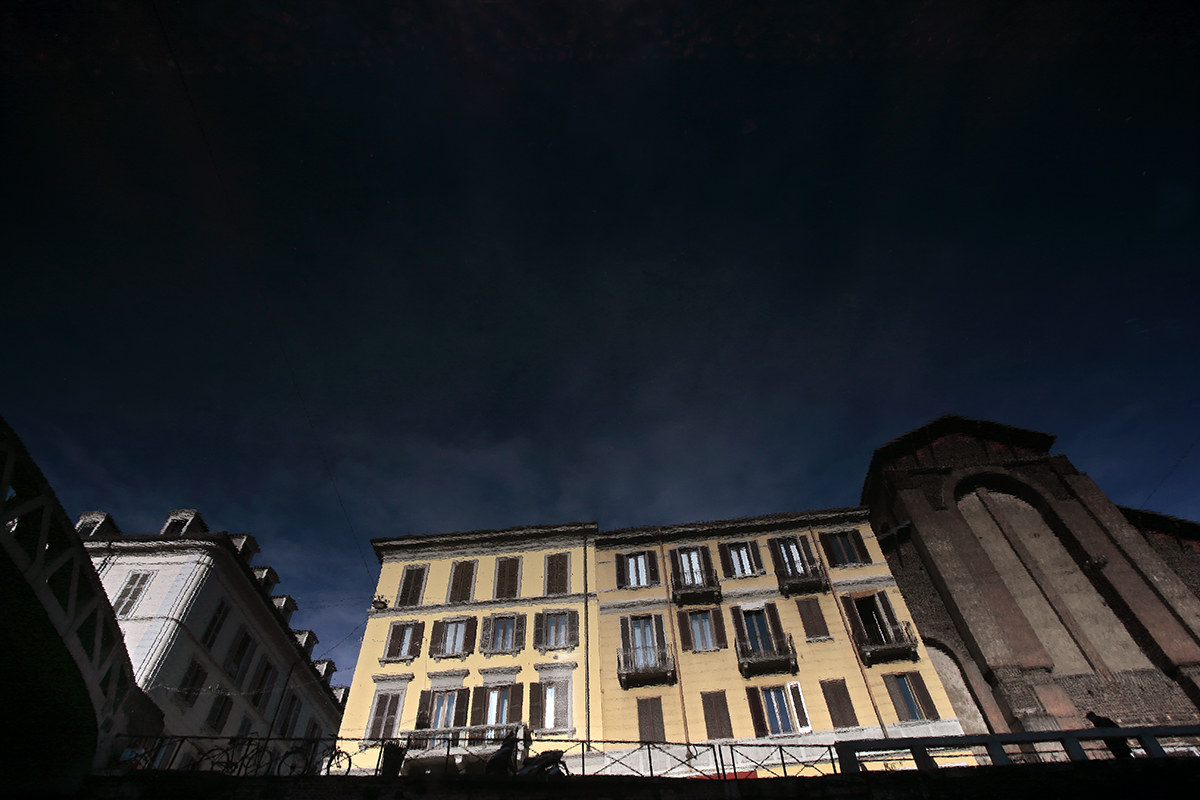 Naviglio Grande - Il mondo sottosopra