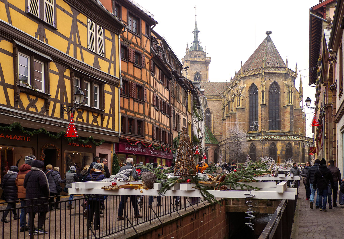 Rue de l'Eglise / Cathedral Saint Martin