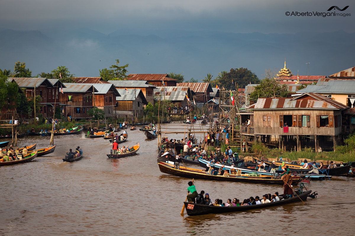 Un momento di quotidianità sul lago Inle