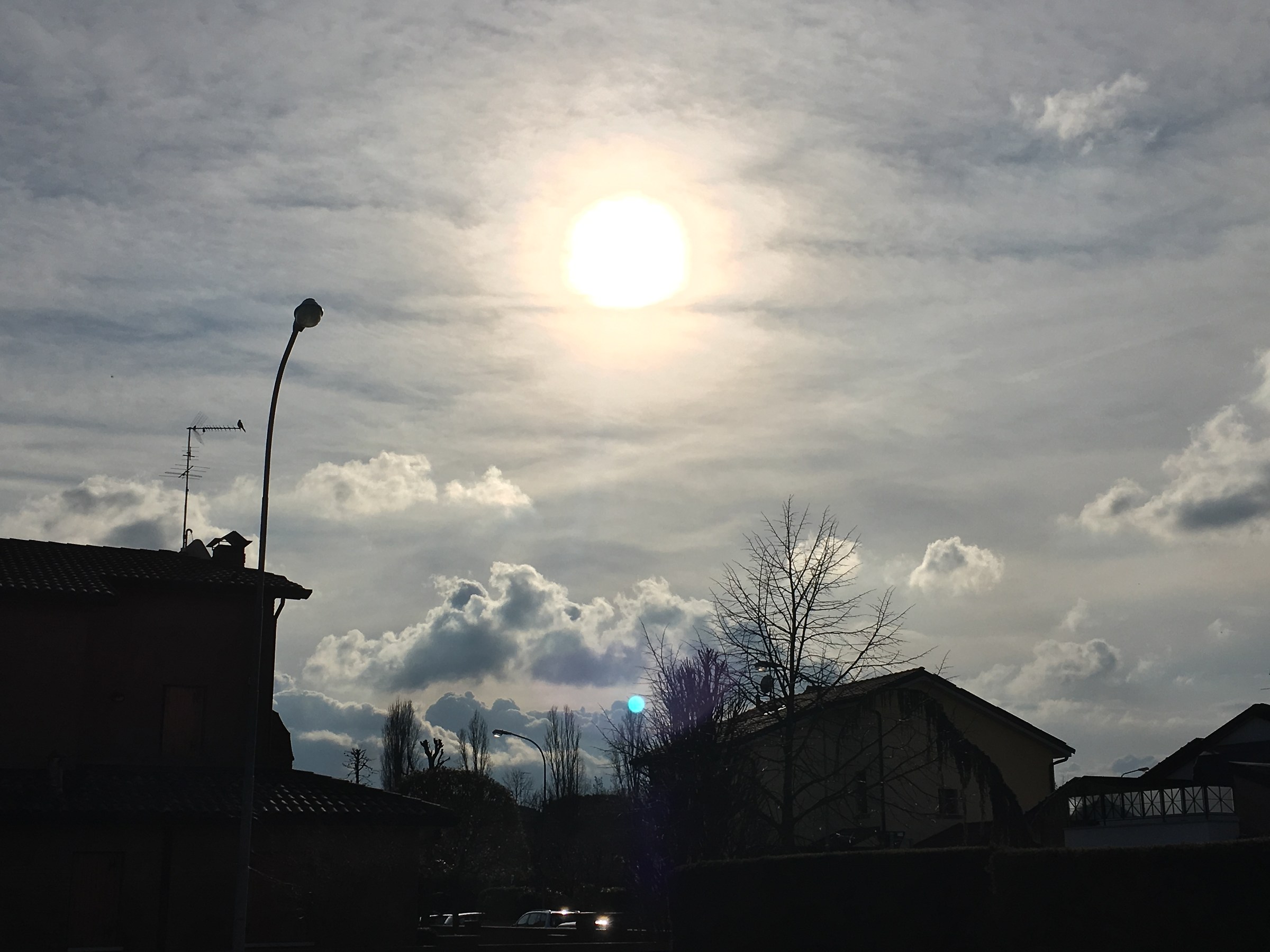 Controluce il sole ci prova
