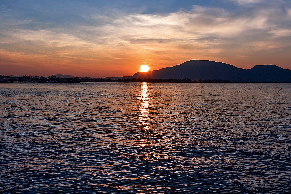 Tramonto sul lago di Iseo. Iseo (bs)