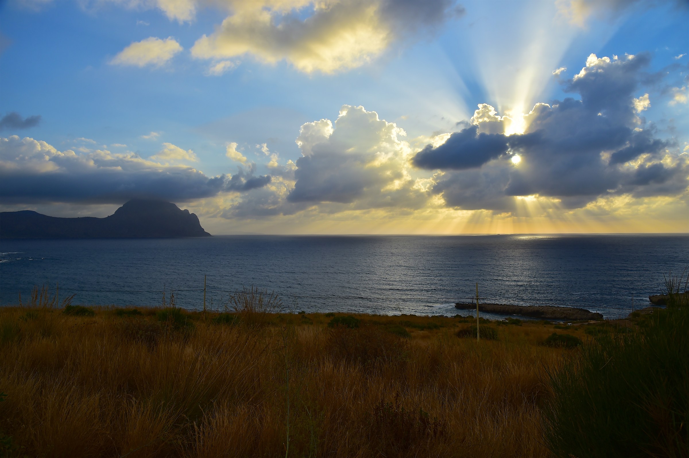 Play of light in the clouds
