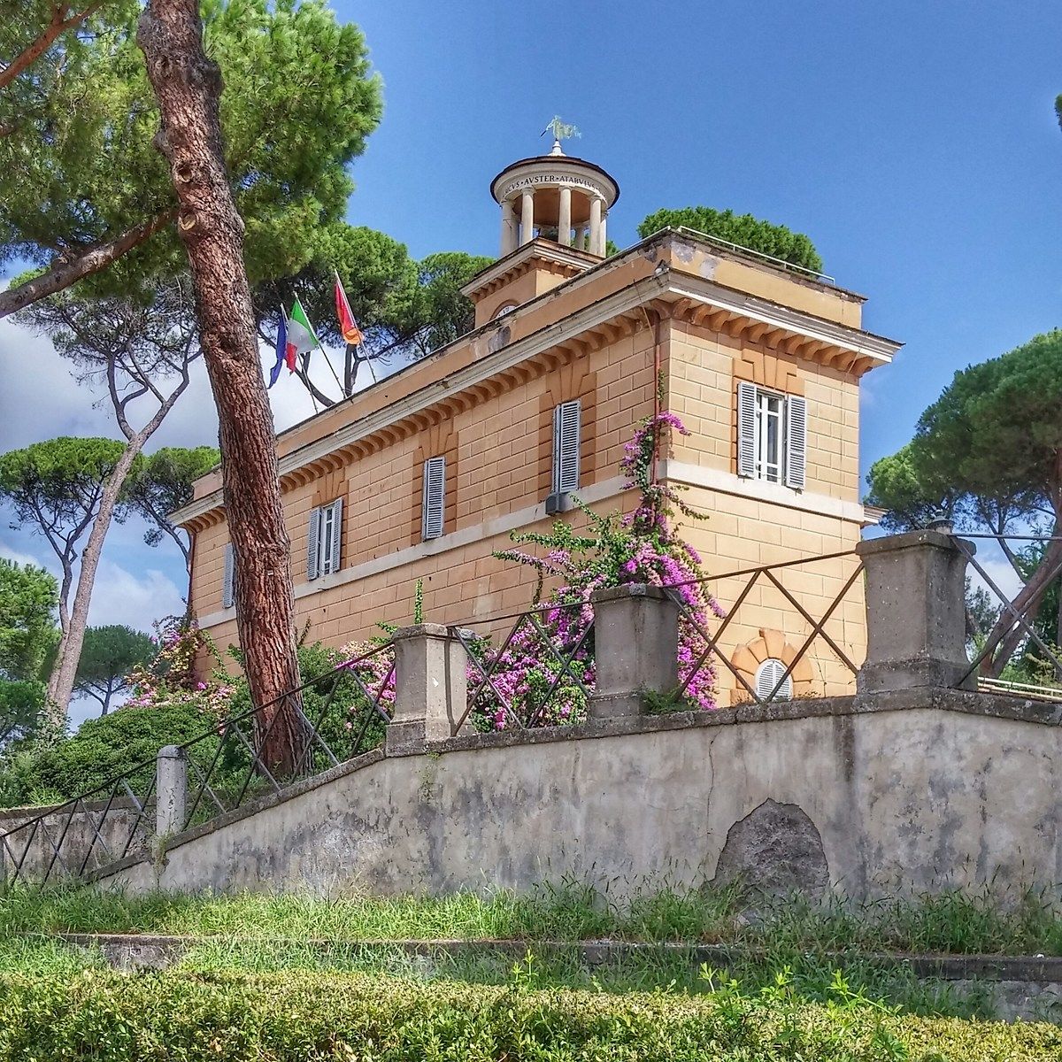 Piazza di Siena Rome