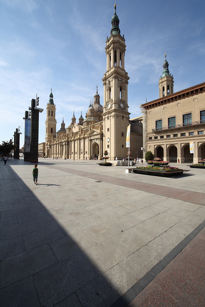 Basilica e Piazza del Pilar - Saragozza - Spagna - v5