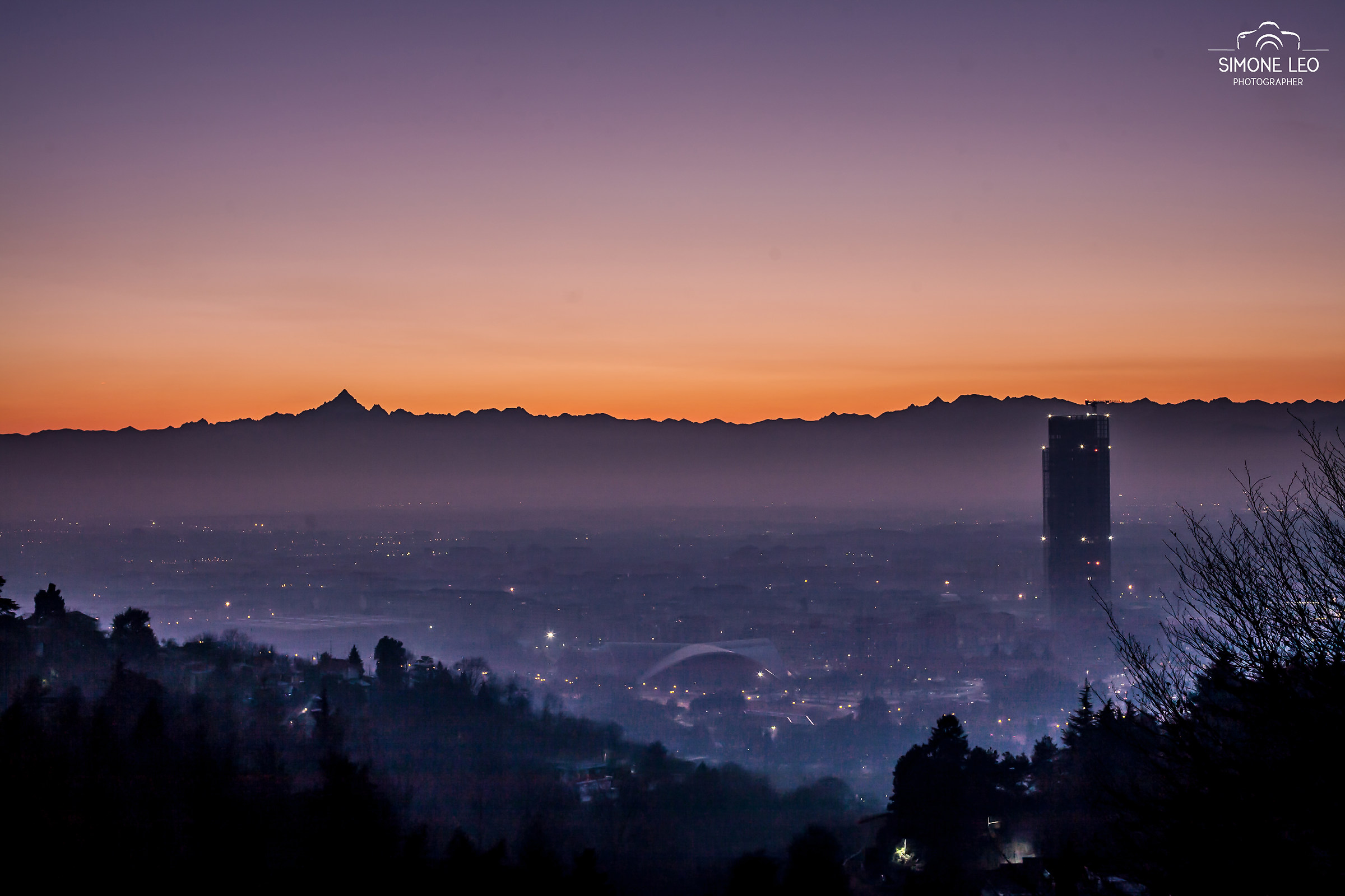 Il tramonto dietro il Monviso