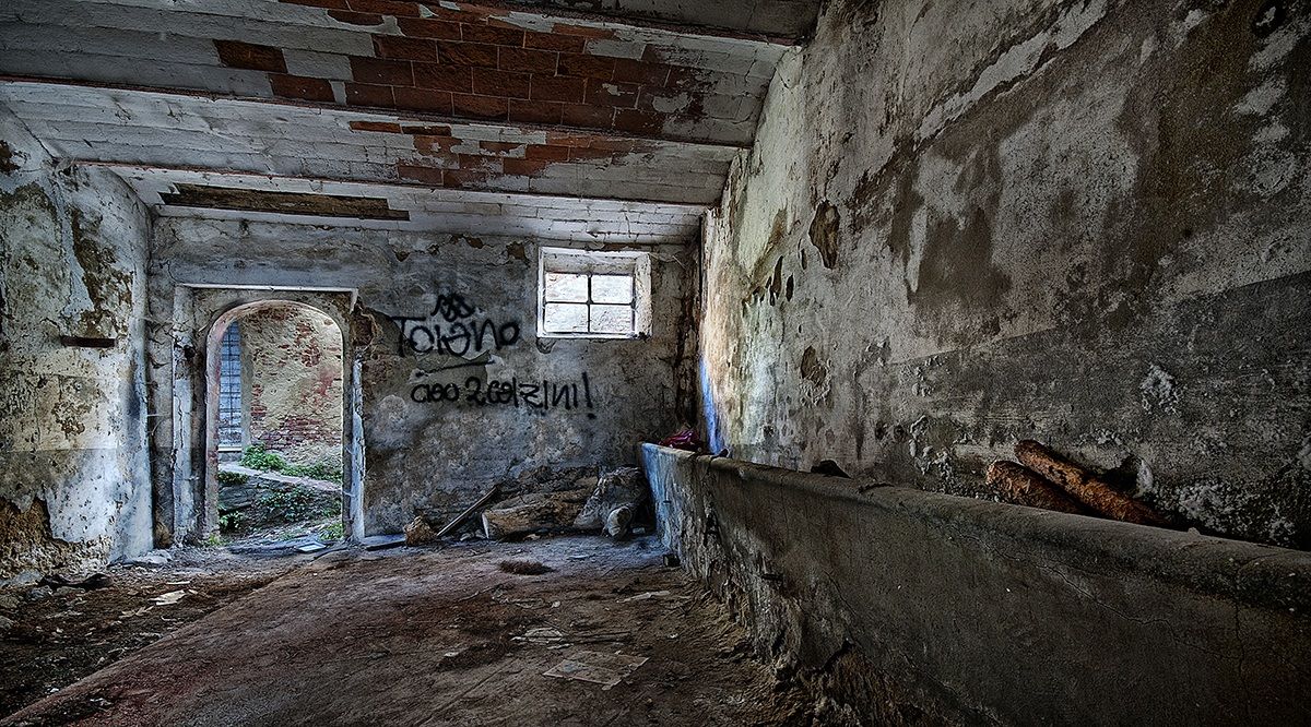 toiano paese abbandonato