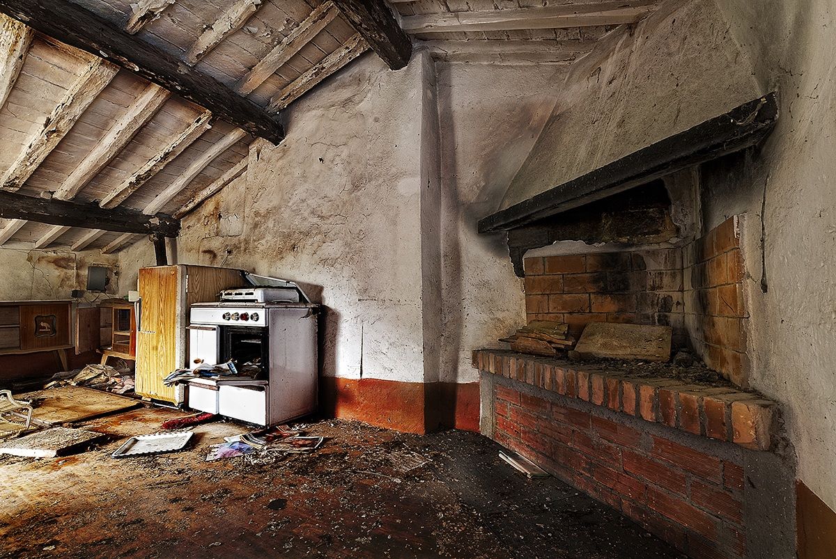 toiano paese abbandonato