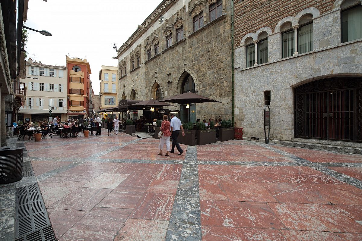 Steps Perpignan - France - v2