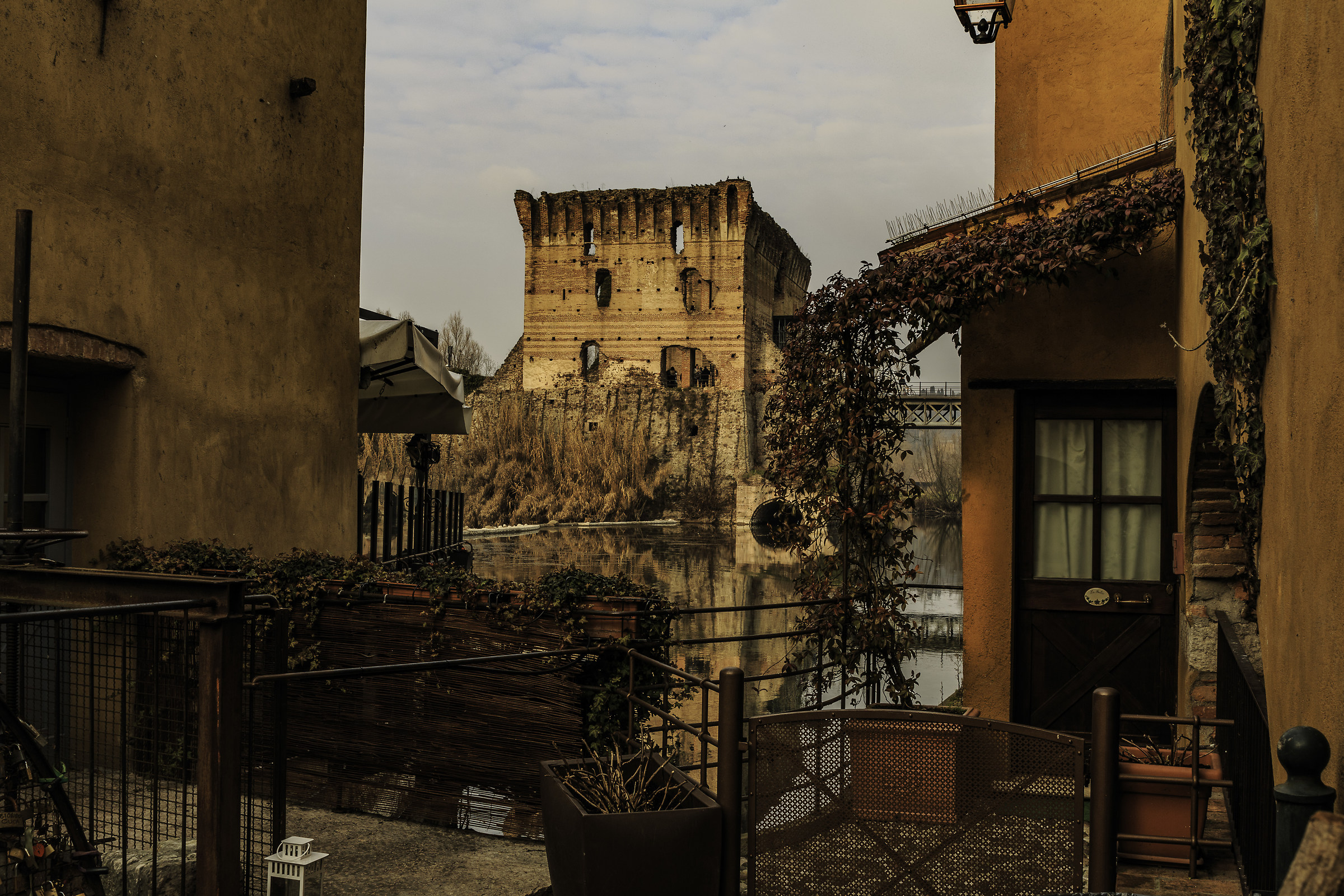 Borghetto Sul Mincio balcony overlooking