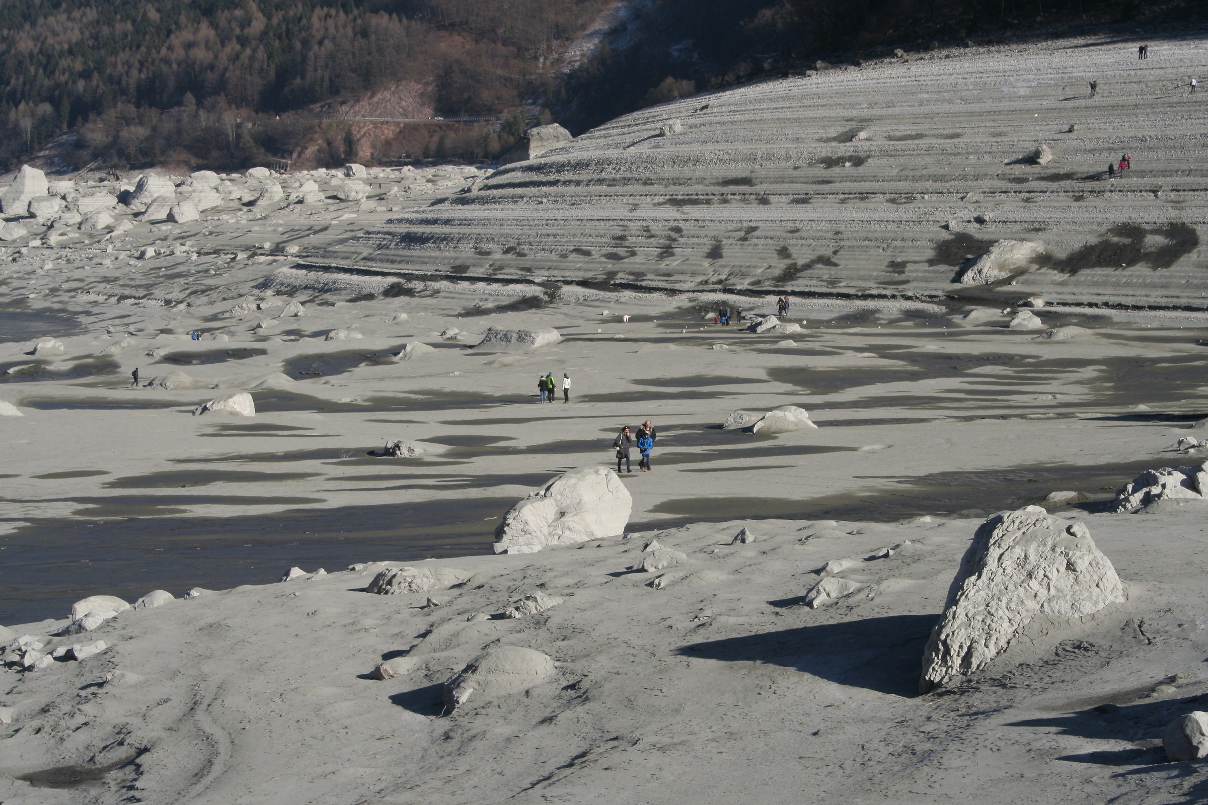 Molveno lake drained eer maintenance