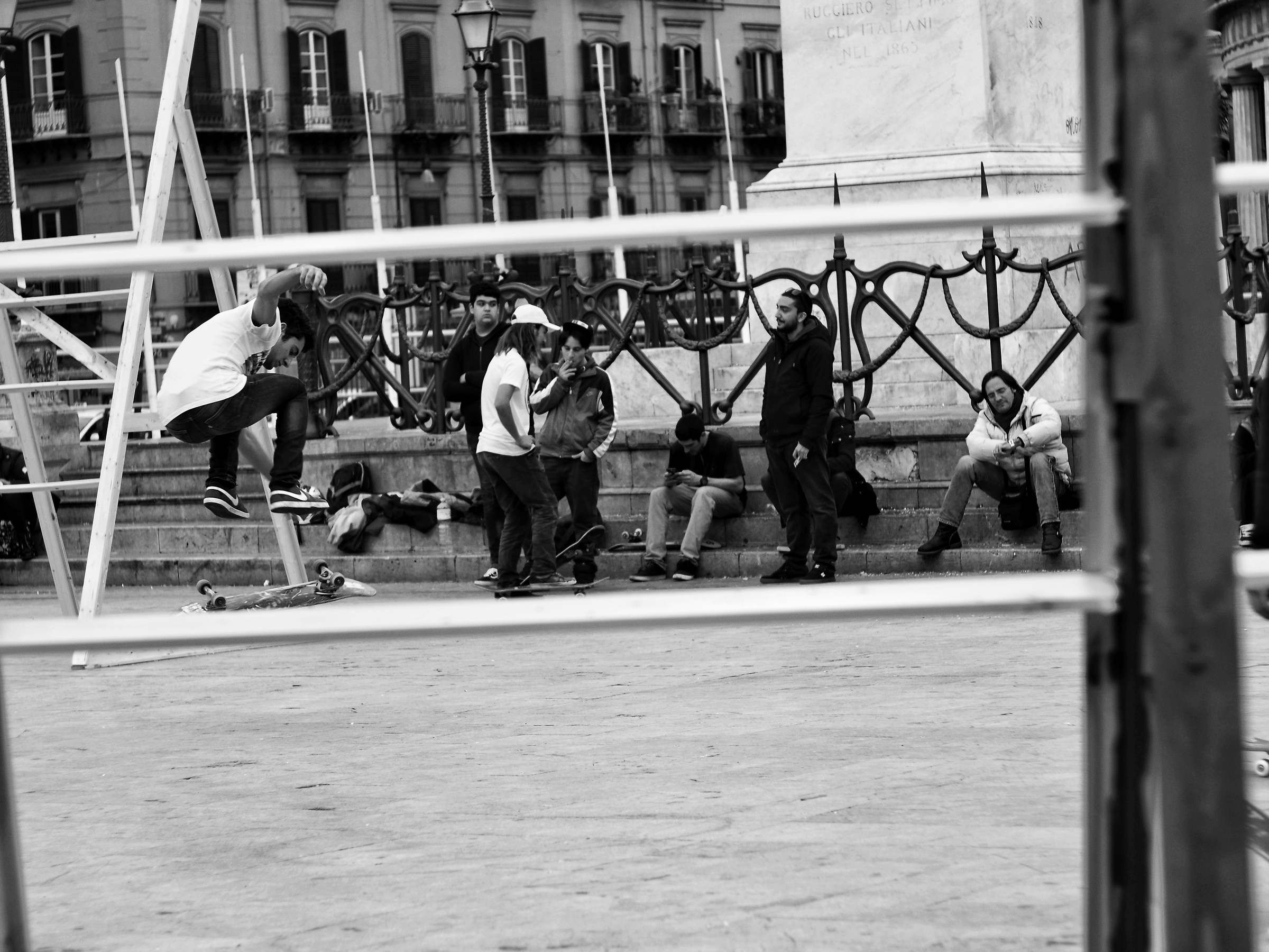 Suicide evidence on canvas