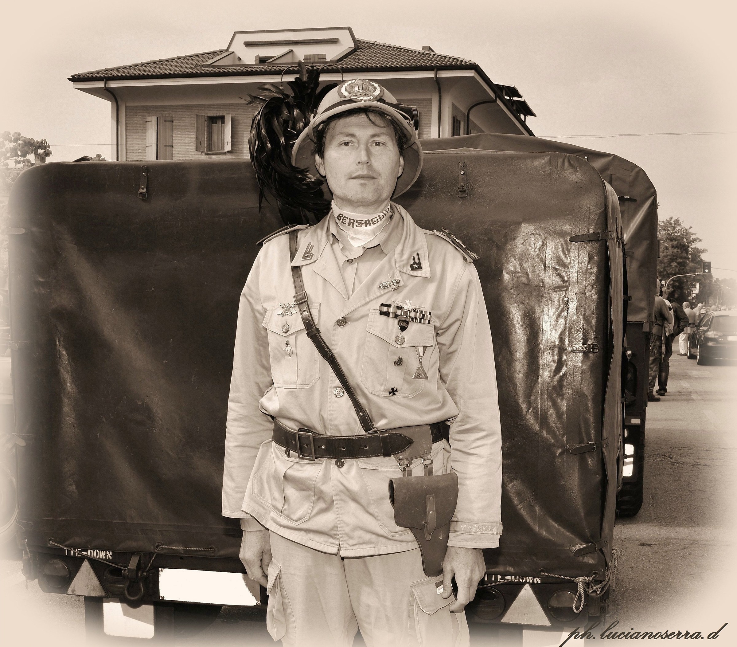 Figurante con divisa militare della II Guerra Mondiale