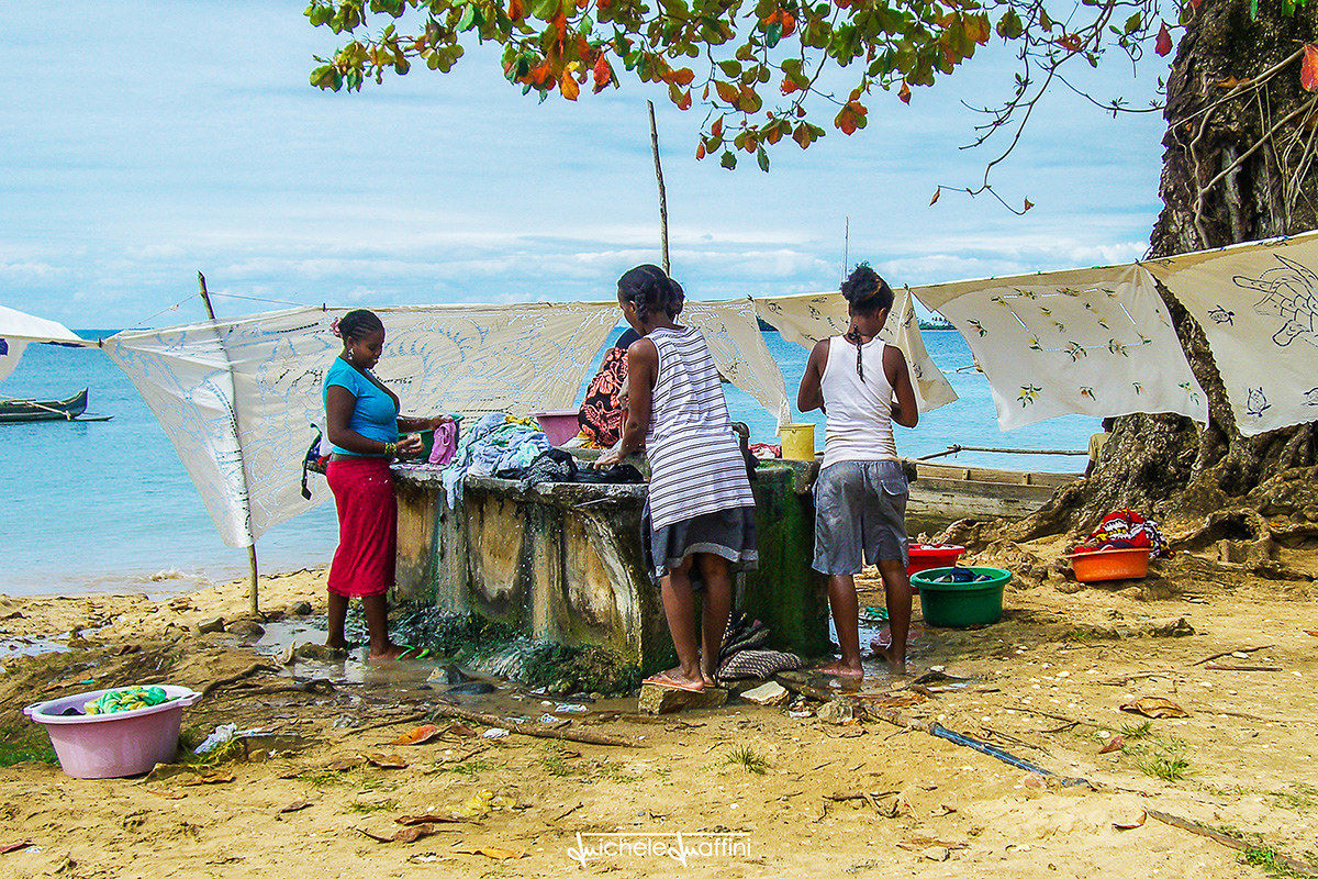 Madagascar - Nosy Komba - Laundry under the open sky