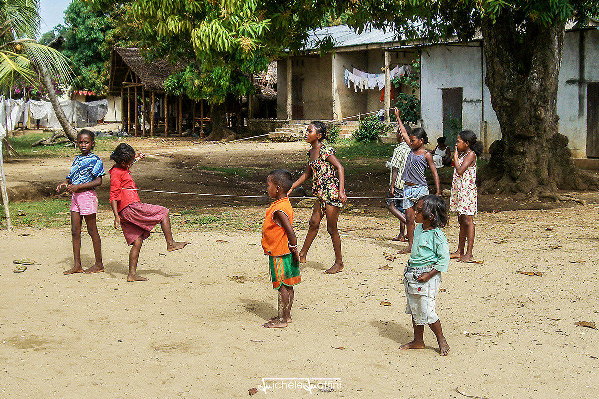 Madagascar - Nosy Komba - When there is Playstation