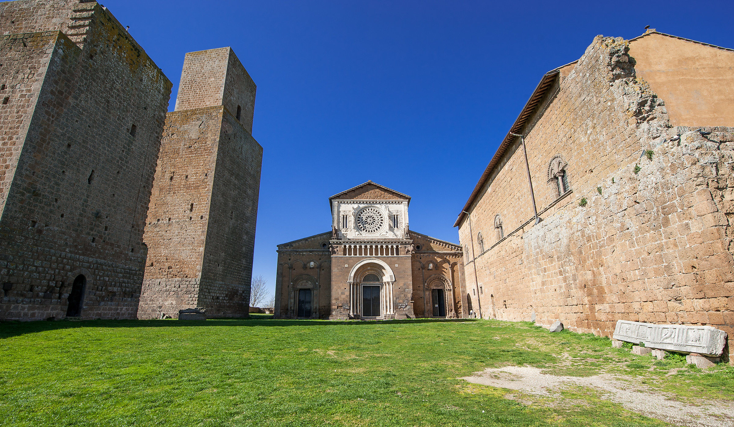 Tuscania (Vt)-Complesso Monumentale S.Pietro
